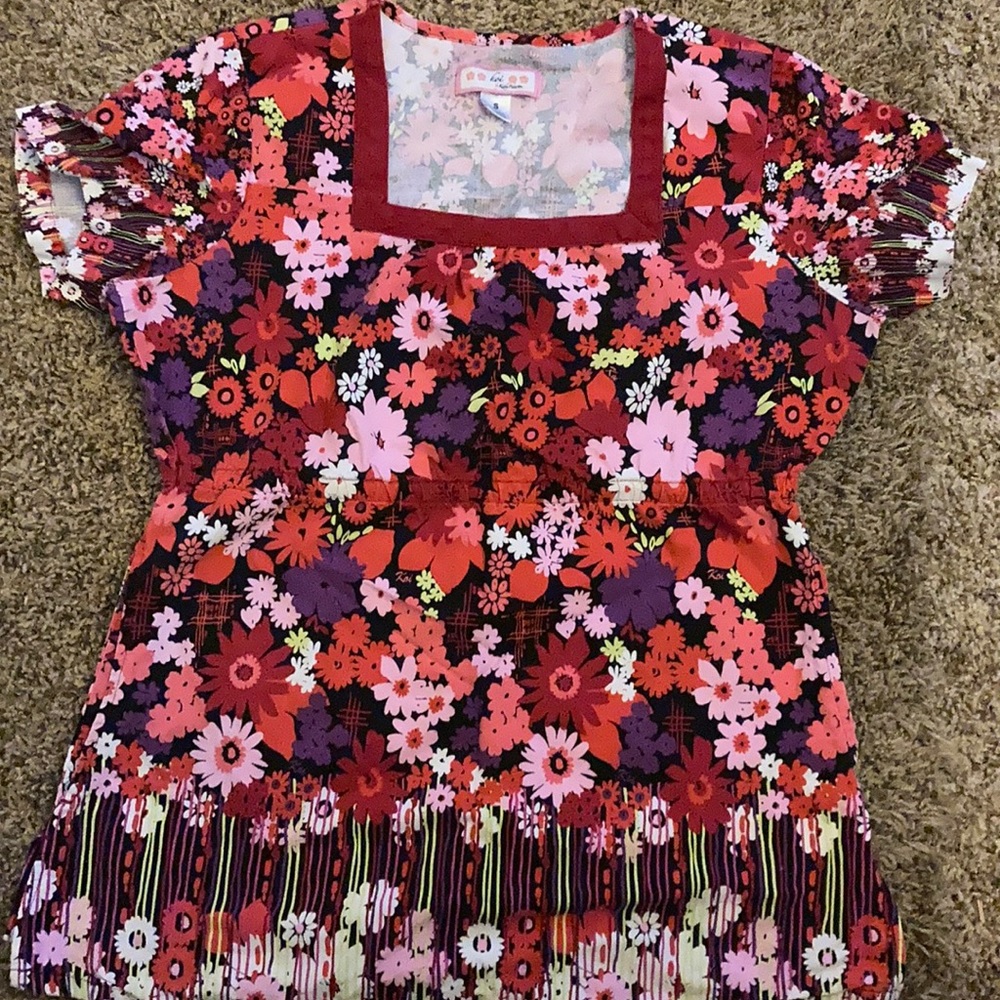 KOI Scrub Floral Print Nurse Top Small